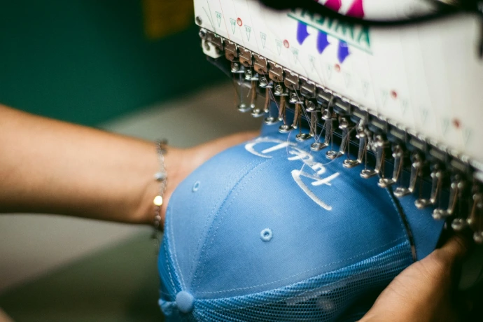 broderie sur casquette