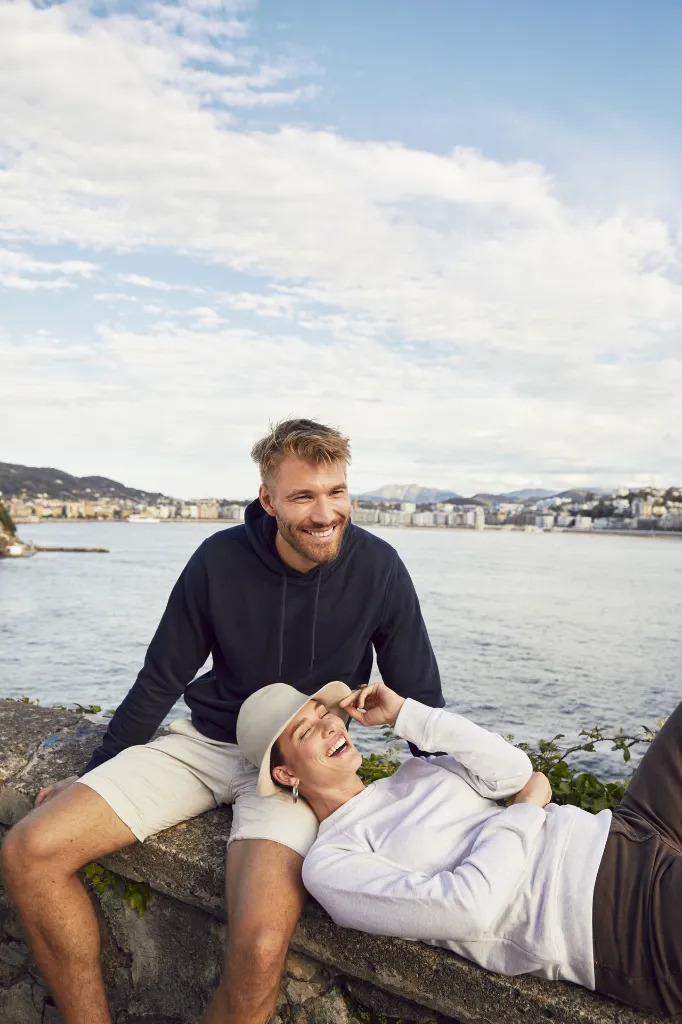 021001_021002_PremiumOCRoundneckWomen_PremiumOCHoody_ss24_v2.webp